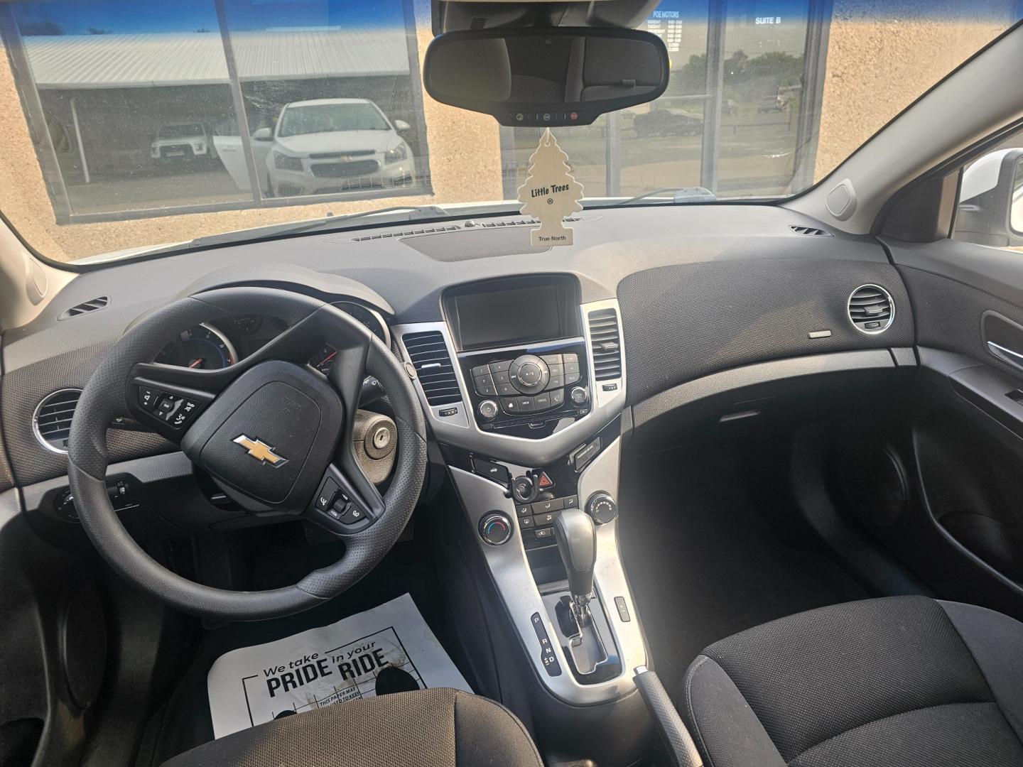 2016 WHITE Chevrolet Cruze 2LT Auto (1G1PE5SB8G7) with an 1.4L L4 DOHC 16V TURBO engine, 6-Speed Automatic transmission, located at 533 S Seven Points BLVD, Seven Points, TX, 75143, (430) 255-4030, 32.313999, -96.209351 - Photo#4